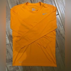 Size Small Men’s Nike Dri-Fit Tee Shirt Orange